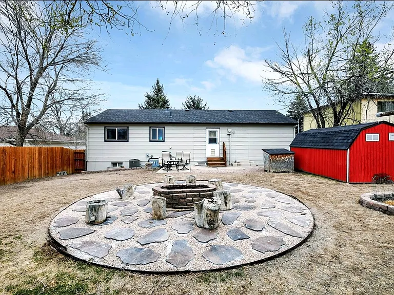 341 Longfellow Dr — Photo 22