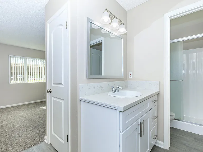 Regency Plaza Apartment Homes — Photo 45