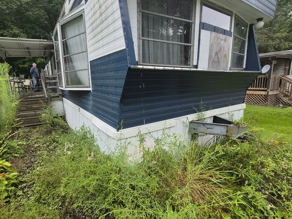 10021 W Penn Lake Rd #33, Conneaut Lake, PA 16316