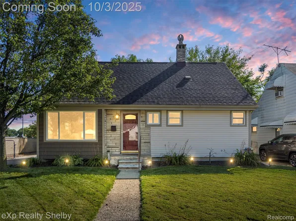 17456 Allen St, Roseville, MI 48066