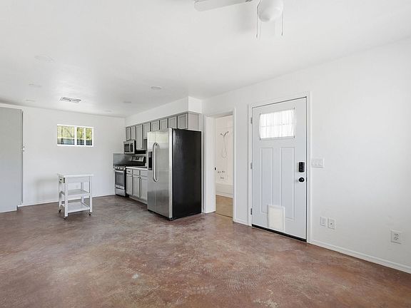 5th image of 1226 E Elm St #Bc6c0a918