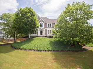 800 Eden Green Ct, Roswell, GA 30075