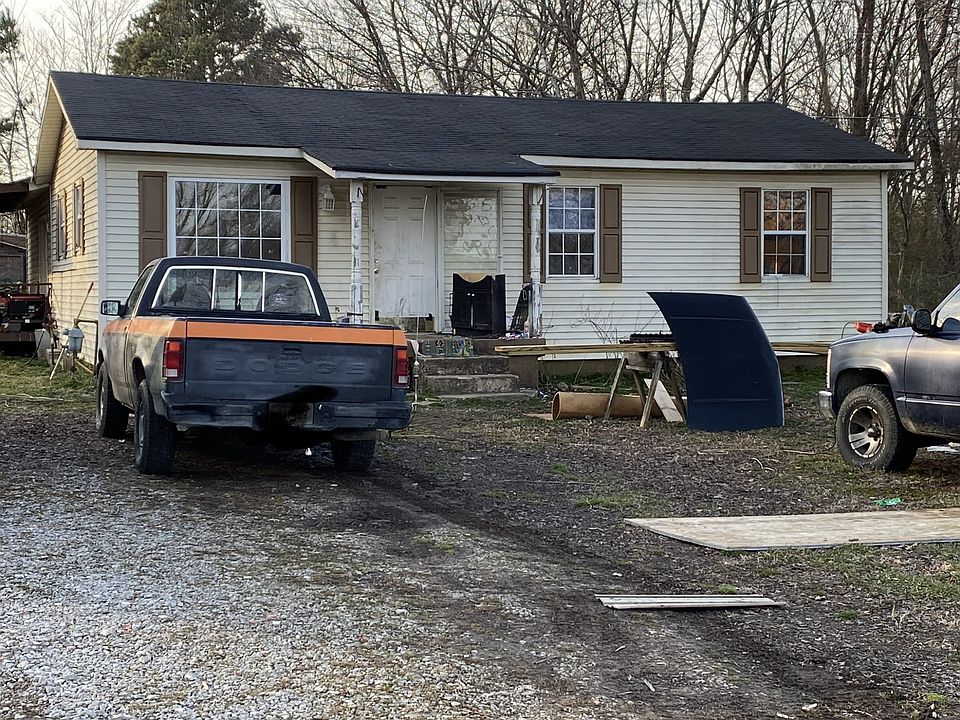 2nd image of 111 N Harris Ln