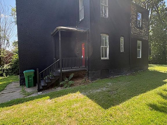 3rd image of 3621 Saint Marys Ln