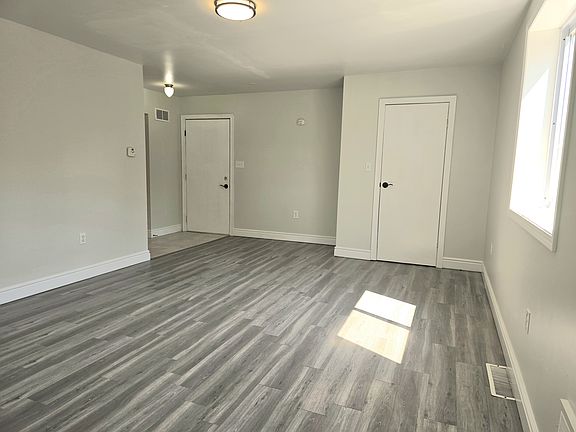3rd image of 742 Hamilton Ave APT 1