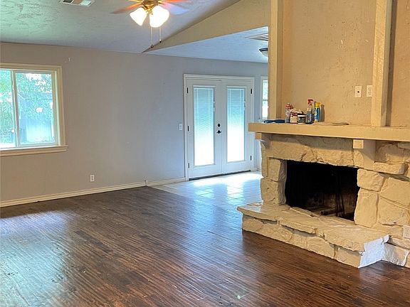 4th image of 1005 W Washington Pl