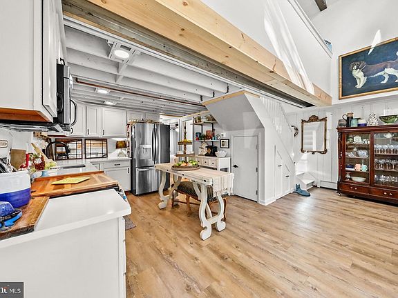 5th image of 232 McKendimen Rd