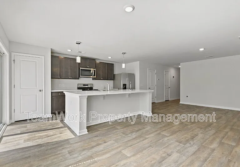 163 Rosefield Ct — Photo 7