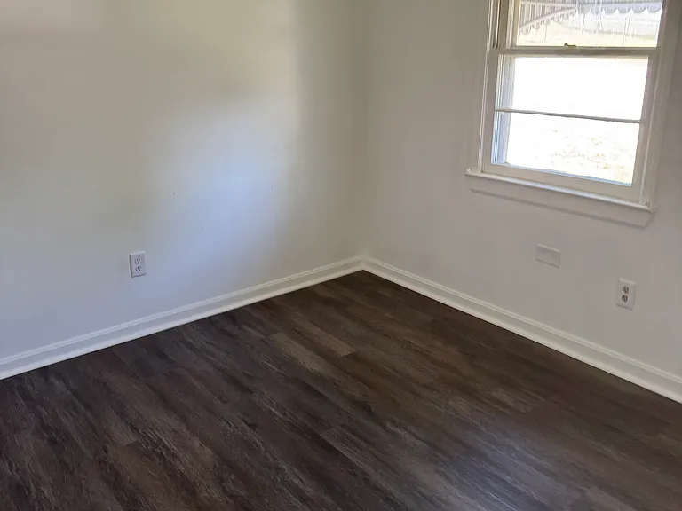 330 W Kentucky Ave — Photo 4