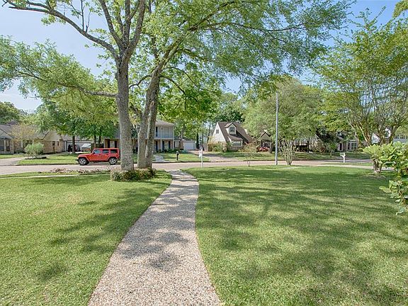 5th image of 4215 Crownwood Dr