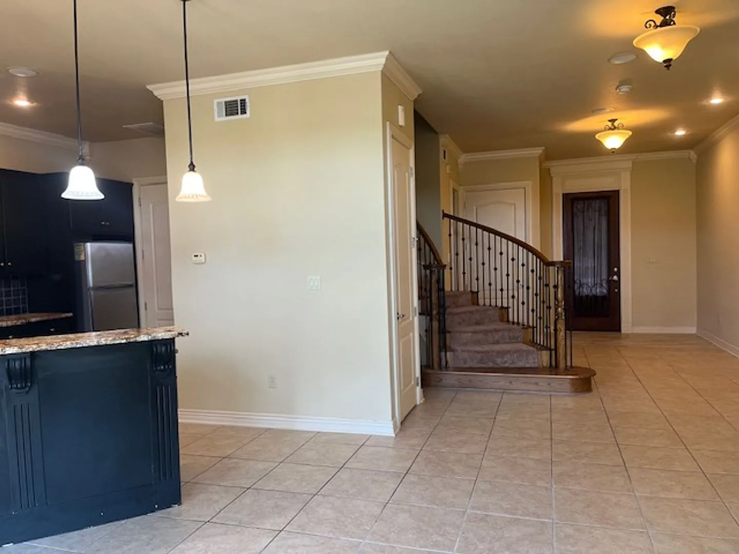 Great Condo close to Promenade!! — Photo 3