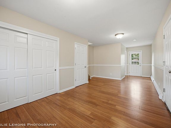 3rd image of 7907 W 89th St