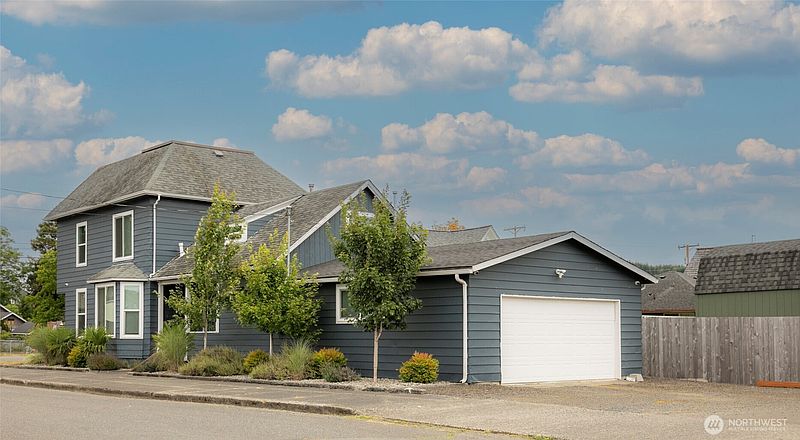 2nd image of 802 Eklund Avenue
