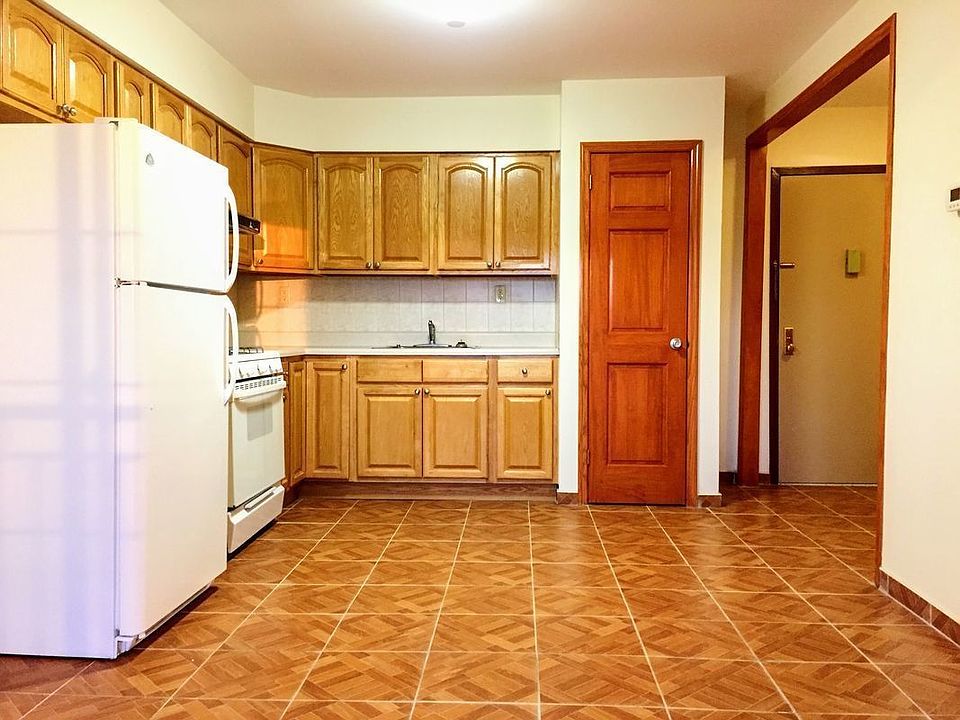 1st image of 62 Tompkins Ave #2R