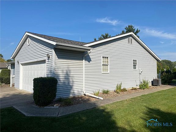 3rd image of 540 Sunset Dr
