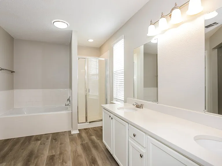 1711 Berkeley Dr — Photo 12