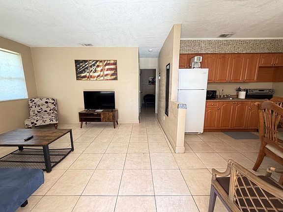 2nd image of 212 SW 2nd Ter #1
