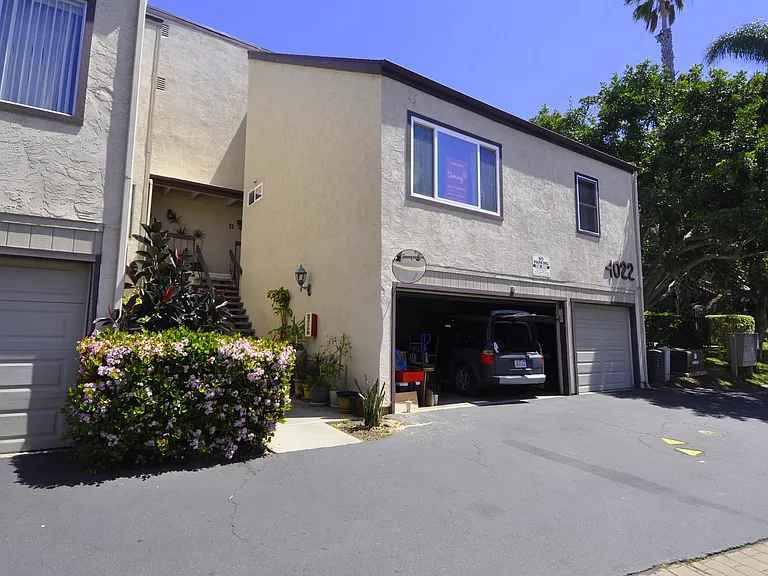 4022 Layang Layang Cir #1 — Photo 2