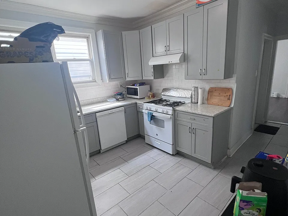 319 Cross St #2