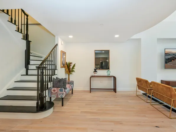 207 Shearwater Ct West image 5 of 32