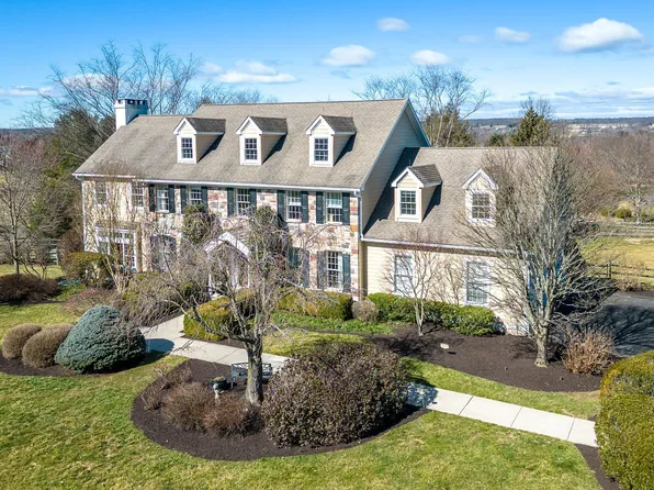 37 Magnolia Ct, New Hope, PA 18938