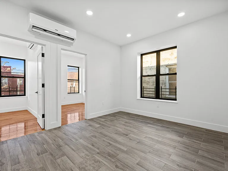 68 E 43rd St #2R — Photo 3