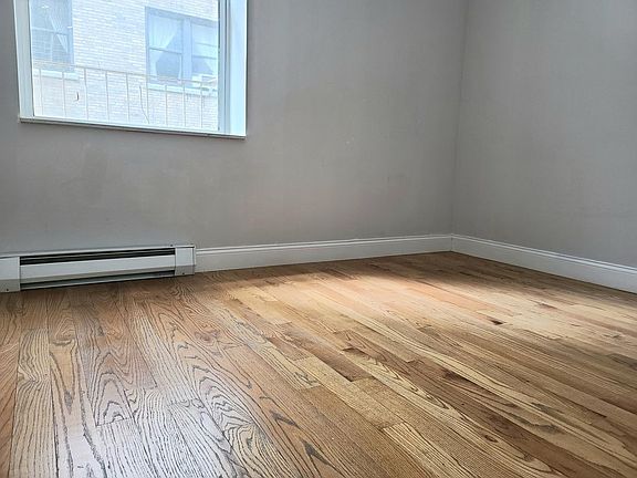 3rd image of 210 W 107th St #H2