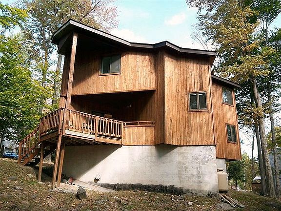 Lots of angles make this Wallenpaupack Lake Estates home interesting.