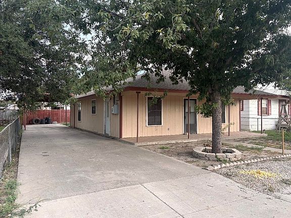 2nd image of 413 E De La Rosa St