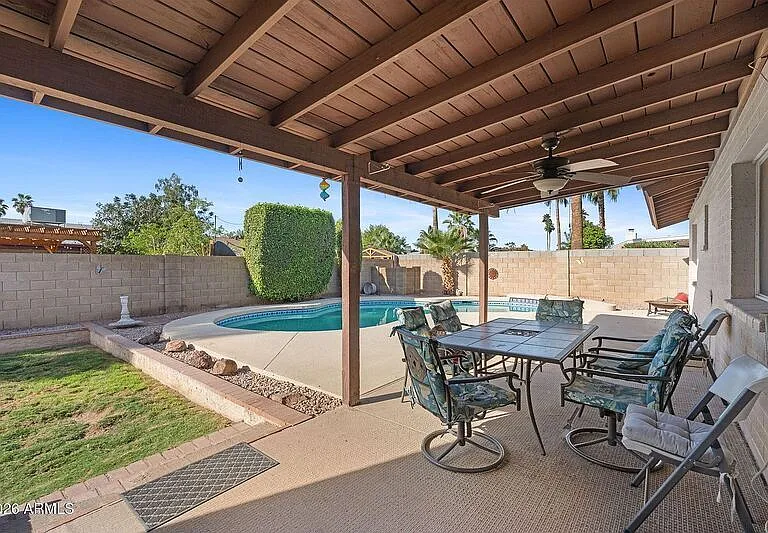 2137 E Apollo Ave — Photo 29