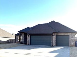 412 E Atlanta Ter, Mustang, OK 73064