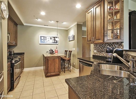 4th image of 2700 Summit Dr APT 305