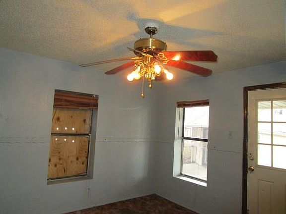 5th image of 2821 NW 22nd St