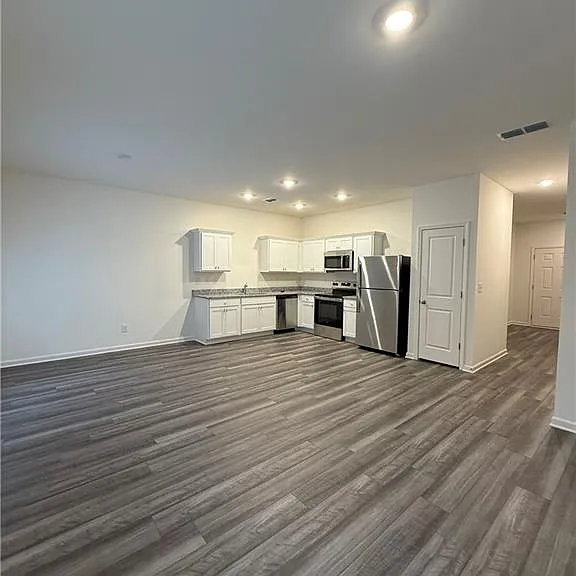 306 Rydal Way — Photo 3