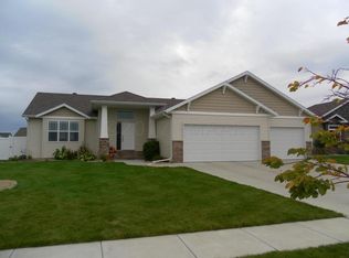 3654 Pierce St S, Fargo, ND 58104