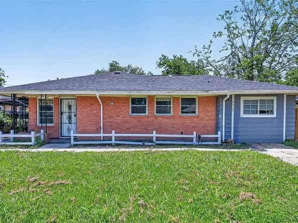 5934 Belmark St, Houston, TX 77033