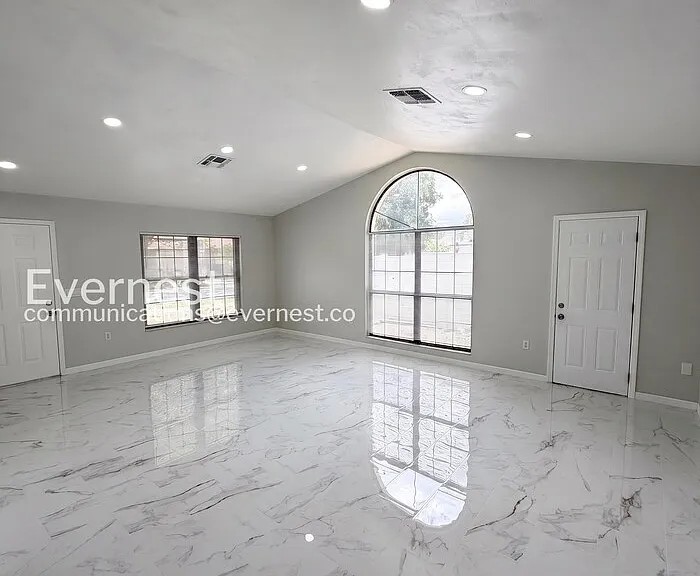 4535 Uzzle Way — Photo 5