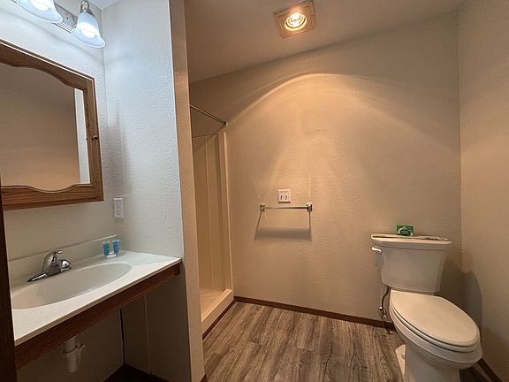 4th image of 12513 Pineview Dr APT 206
