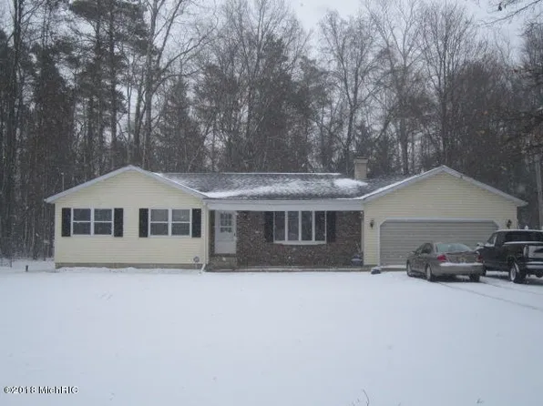 75239 51st St, Decatur, MI 49045