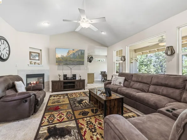 24230 Oxbow Ln N, Sonora, CA 95370