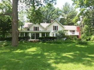 12365 Pinebrook Ln, South Lyon, MI