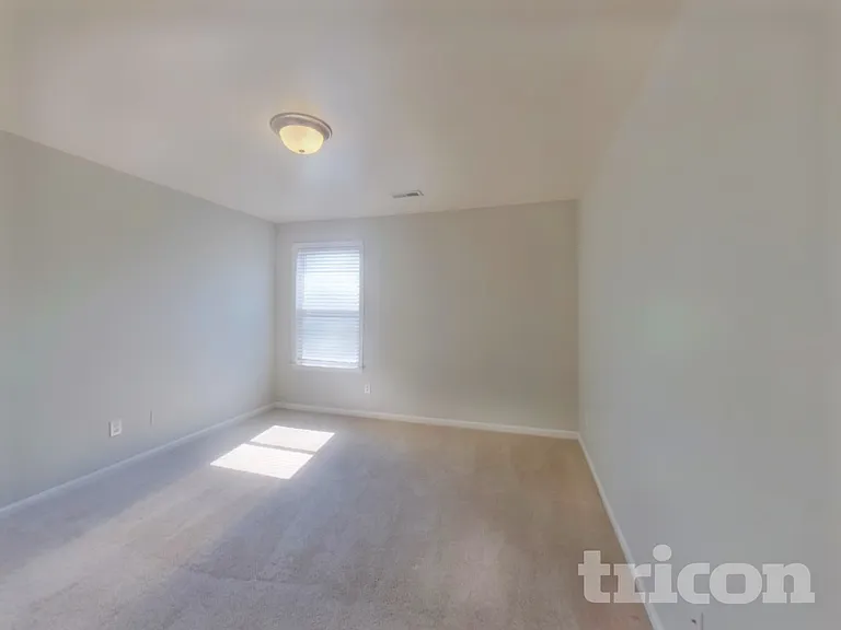 527 W Saddletree Dr — Photo 13