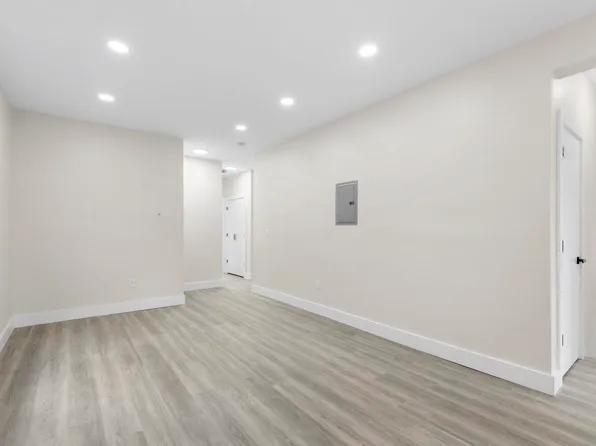 165 Van Nostrand Avenue image 7 of 13