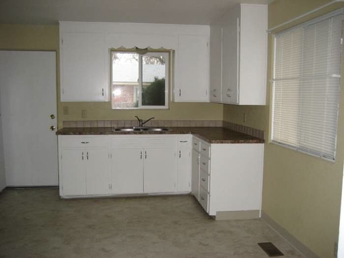 2nd image of 1714 W Spaulding St
