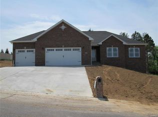 379 Arvel Ln, Washington, MO 63090