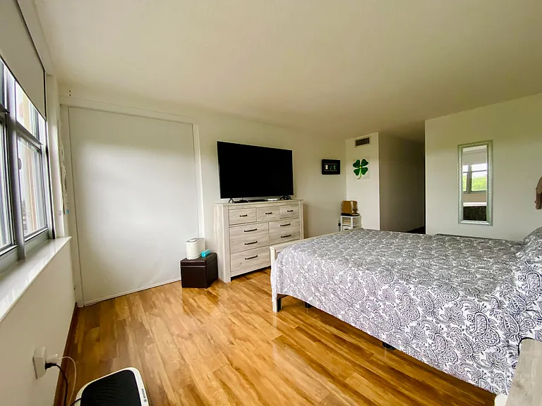 1750 NE 191st St #600 — Photo 21