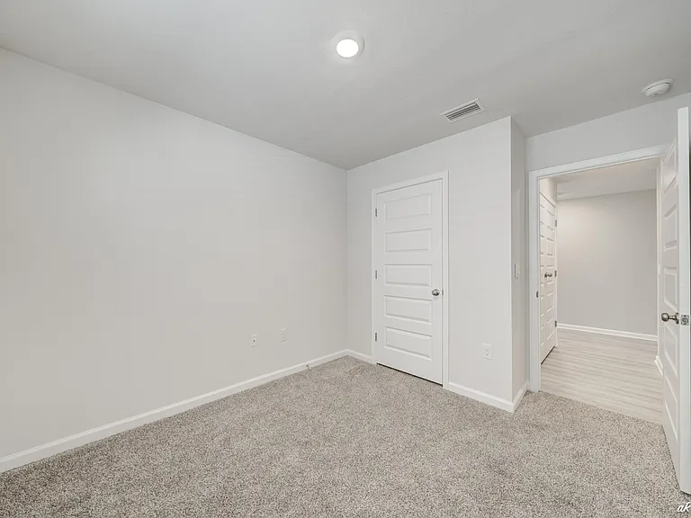 5028 Rivergrass Dr — Photo 13
