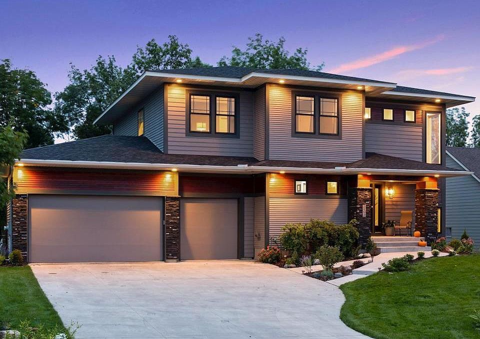 1st image of 2492 Woods Dr