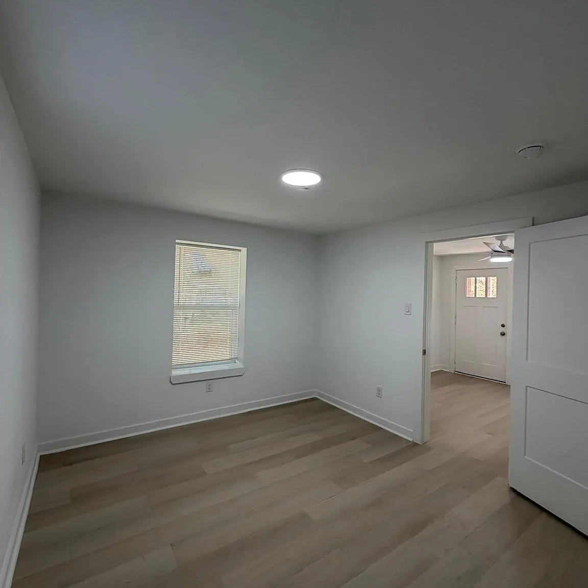 1 bed, 1.0 bath, $800 — Photo 2