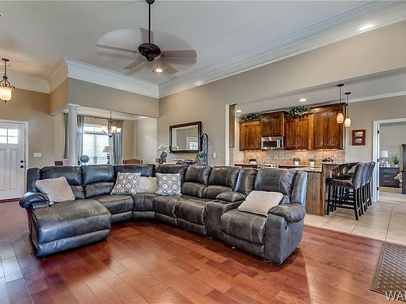4th image of 5610 Summit Dr